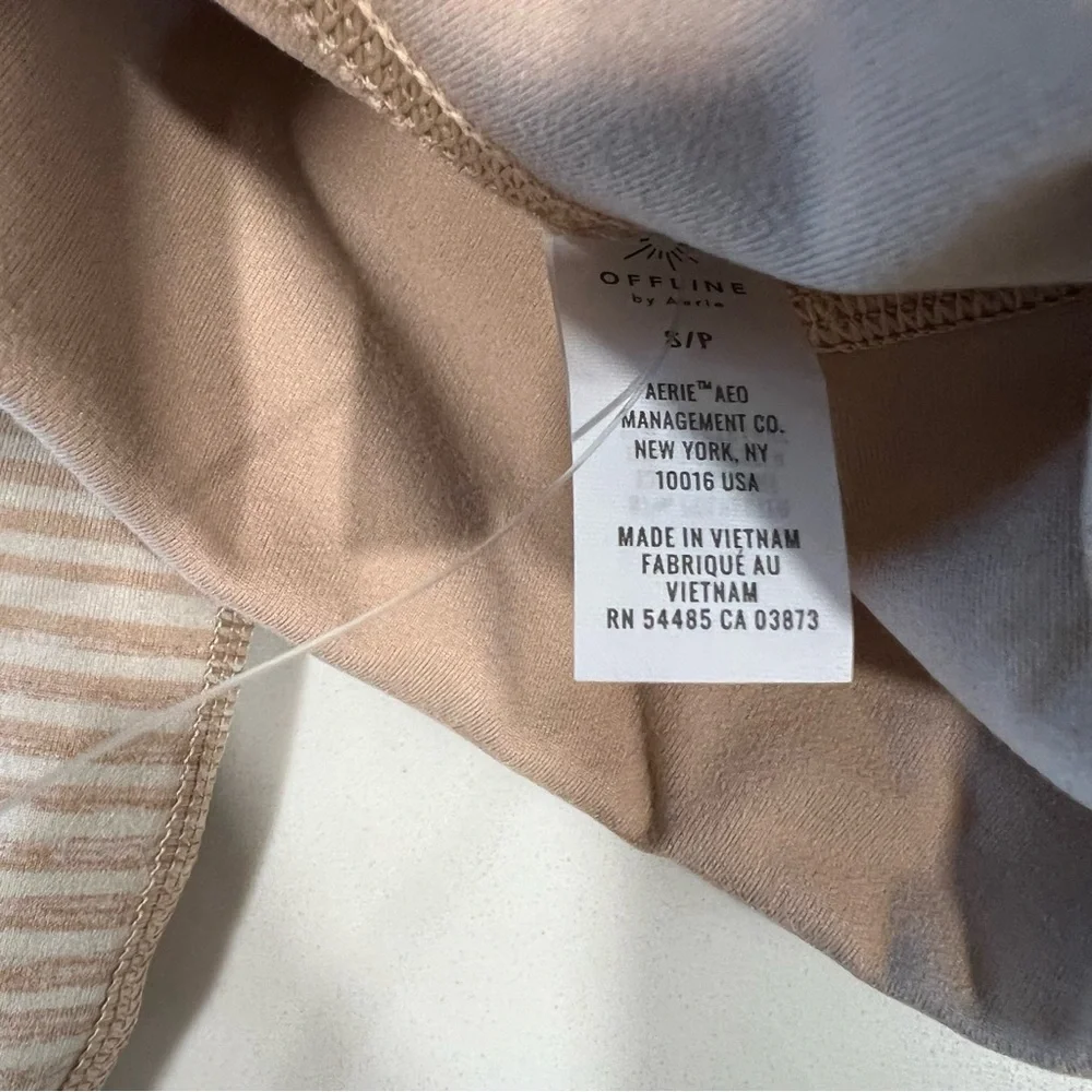 Offline by Aerie women's The‎ Hugger Foldover legging high rise small beige NWOT - Picture 7 of 15